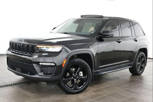 Diamond Black Crystal Pearlcoat 2023 Jeep Grand Cherokee Limited