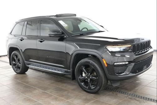 Diamond Black Crystal Pearlcoat 2023 Jeep Grand Cherokee Limited