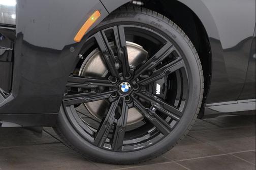 Black Sapphire Metallic 2027 BMW 740 xDrive
