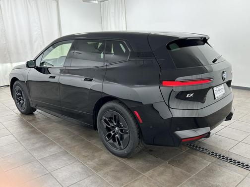 2026 BMW iX xDrive45