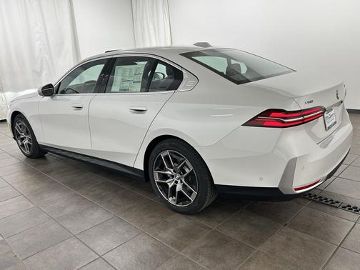 2026 BMW 530 i xDrive