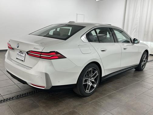 2026 BMW 530 i xDrive