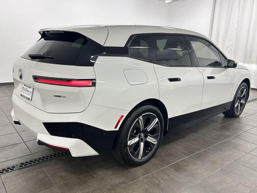 2025 BMW iX xDrive50