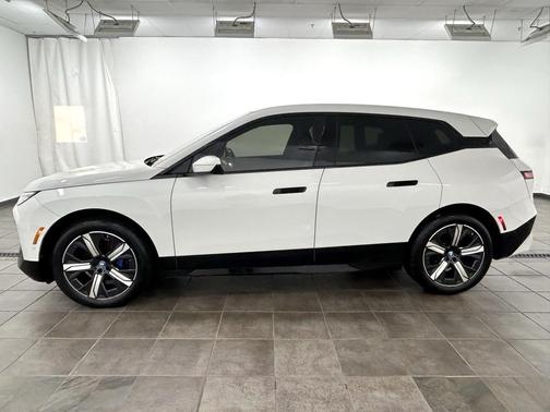 2025 BMW iX xDrive50