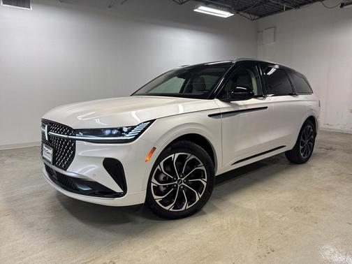 2025 Lincoln Nautilus Reserve