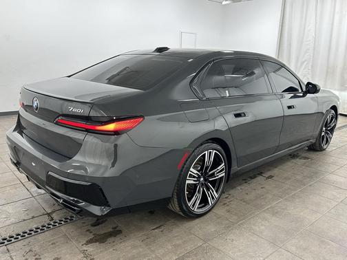 2023 BMW 760 i xDrive