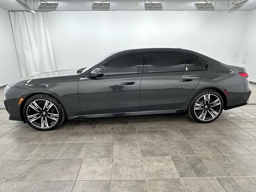 2023 BMW 760 i xDrive