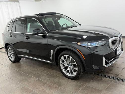 Black Sapphire Metallic 2024 BMW X5 xDrive40i