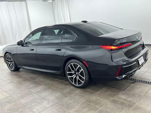 Black Sapphire Metallic 2023 BMW 760 i xDrive