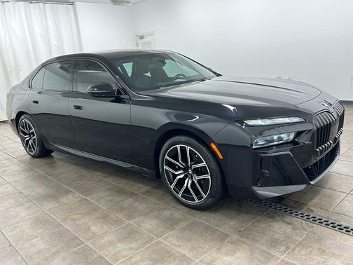 Black Sapphire Metallic 2023 BMW 760 i xDrive