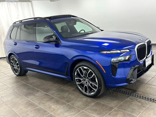 Marina Bay Blue Metallic 2025 BMW X7 M60i
