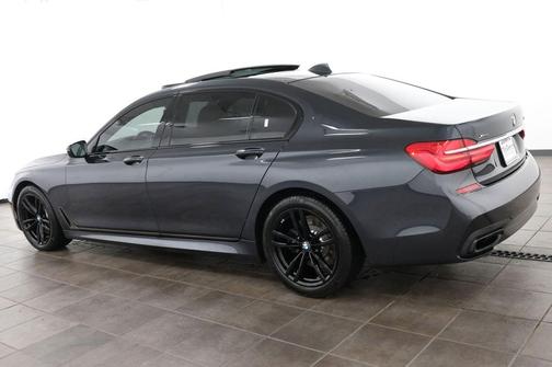 Singapore Gray Metallic 2019 BMW 750 i xDrive