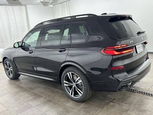 2026 BMW X7 M60i