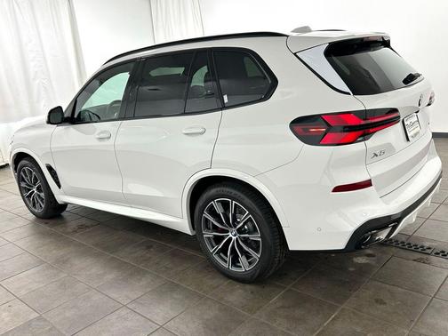 Alpine White 2026 BMW X5 xDrive40i