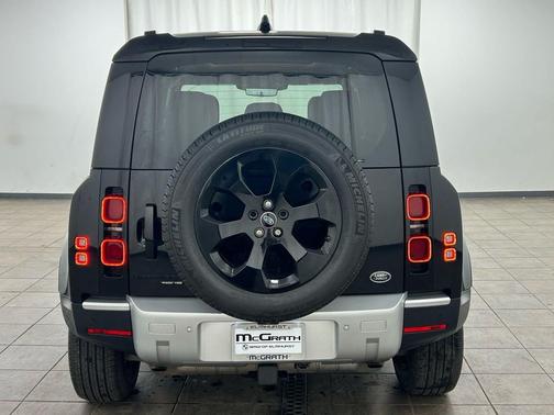 Santorini Black Metallic 2020 Land Rover Defender 110 HSE