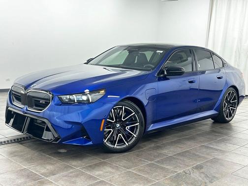 Marina Bay Blue Metallic 2026 BMW M5 Base