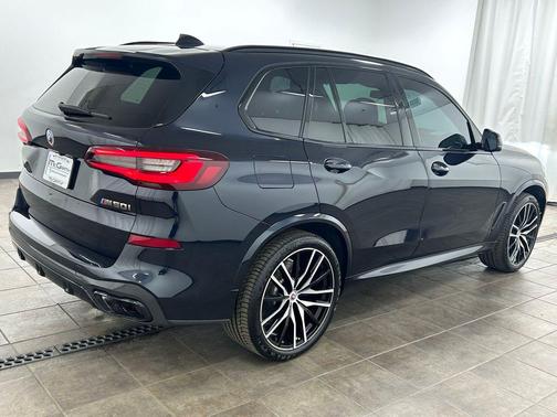 Carbon Black Metallic 2022 BMW X5 M50i