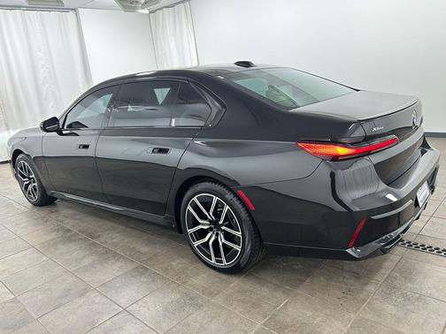 Black Sapphire Metallic 2023 BMW 760 i xDrive