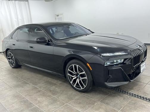 2023 BMW 760 i xDrive