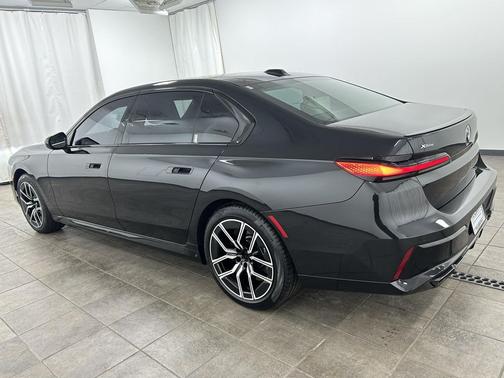 2023 BMW 760 i xDrive