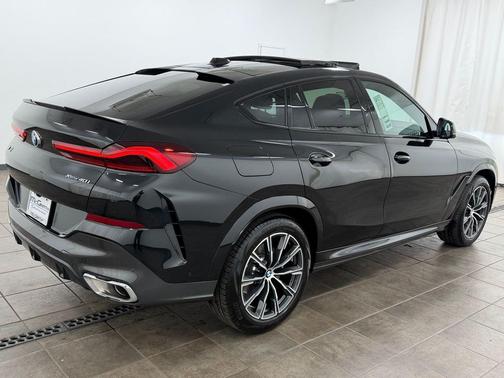 Black Sapphire Metallic 2024 BMW X6 xDrive40i