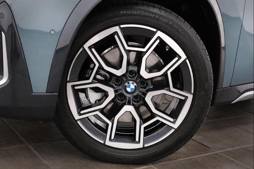 Cape York Green Metallic 2026 BMW X1 xDrive28i