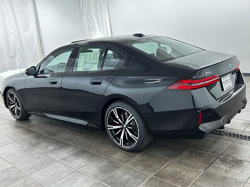 Black Sapphire Metallic 2026 BMW 530 xDrive