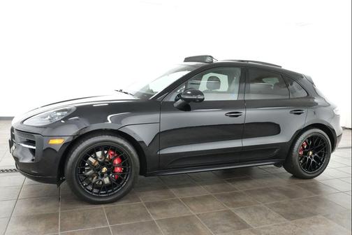 Jet Black Metallic 2021 Porsche Macan Macan GTS