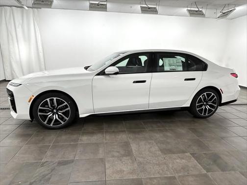 2025 BMW 760 i xDrive