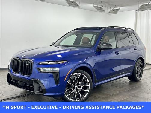 2023 BMW X7 M60i