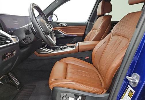 2023 BMW X7 M60i