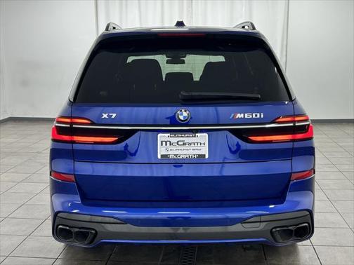 2023 BMW X7 M60i
