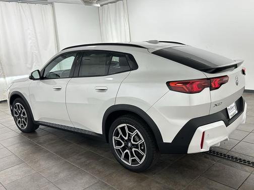 2025 BMW X2 xDrive28i