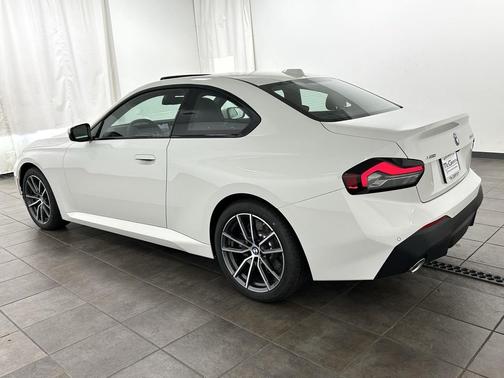 2025 BMW 230 i xDrive