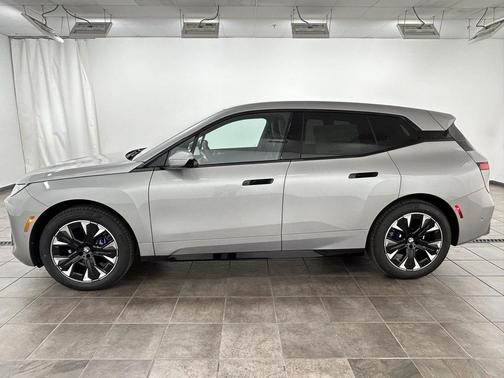 2026 BMW iX xDrive45