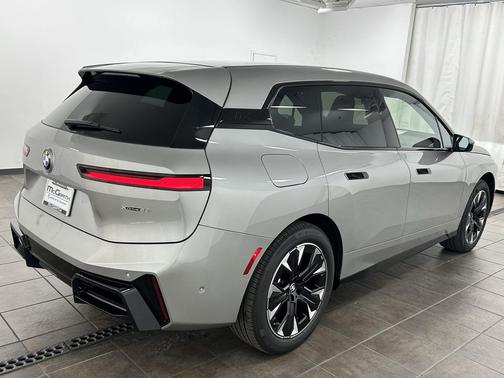 2026 BMW iX xDrive45