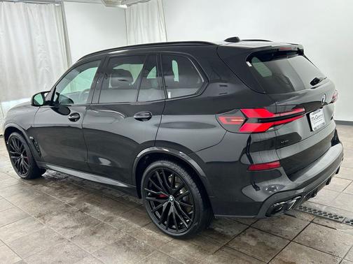 Black Sapphire Metallic 2025 BMW X5 M60i