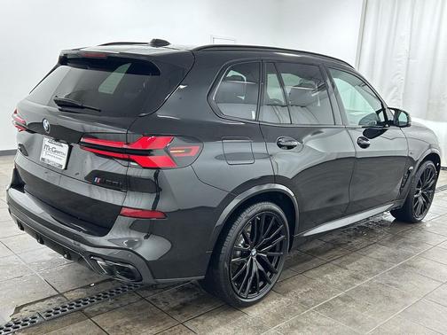 2025 BMW X5 M60i