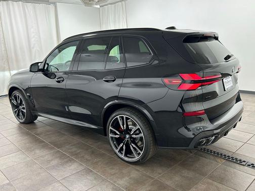 Black Sapphire Metallic 2026 BMW X5 M60i