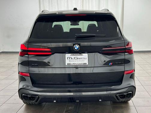 Black Sapphire Metallic 2026 BMW X5 M60i