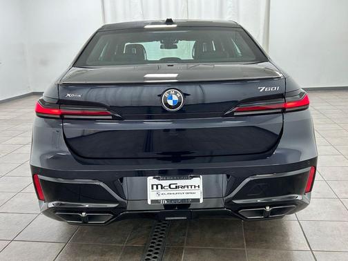 Carbon Black Metallic 2025 BMW 760 xDrive