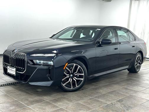 Carbon Black Metallic 2025 BMW 760 xDrive