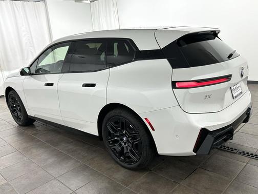 2026 BMW iX xDrive60