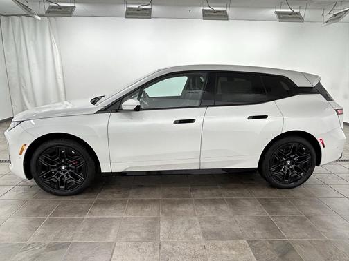 2026 BMW iX xDrive60