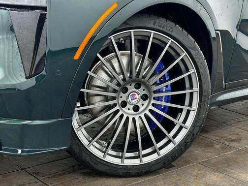 ALPINA Green Metallic 2026 BMW ALPINA XB7 ALPINA XB7