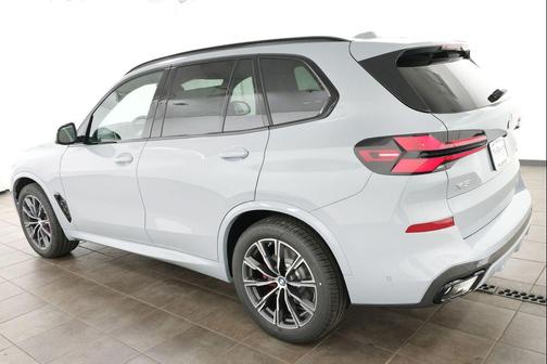 Brooklyn Grey Metallic 2026 BMW X5 xDrive40i