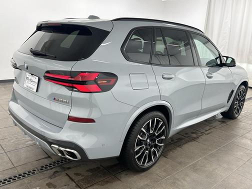 2025 BMW X5 M60i