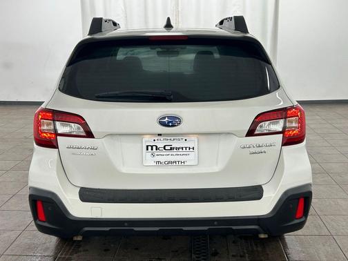 Crystal Black Silica 2018 Subaru Outback 3.6R Limited