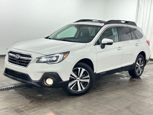 Crystal Black Silica 2018 Subaru Outback 3.6R Limited