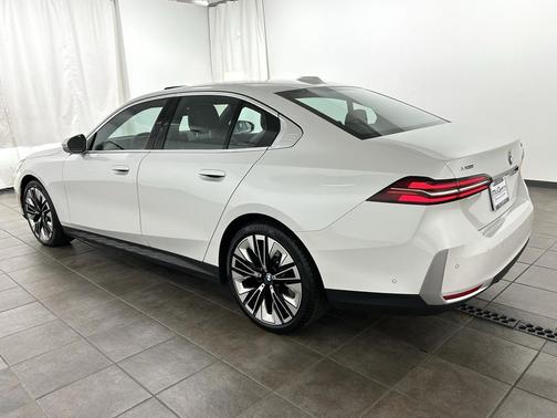 2025 BMW 540 xDrive